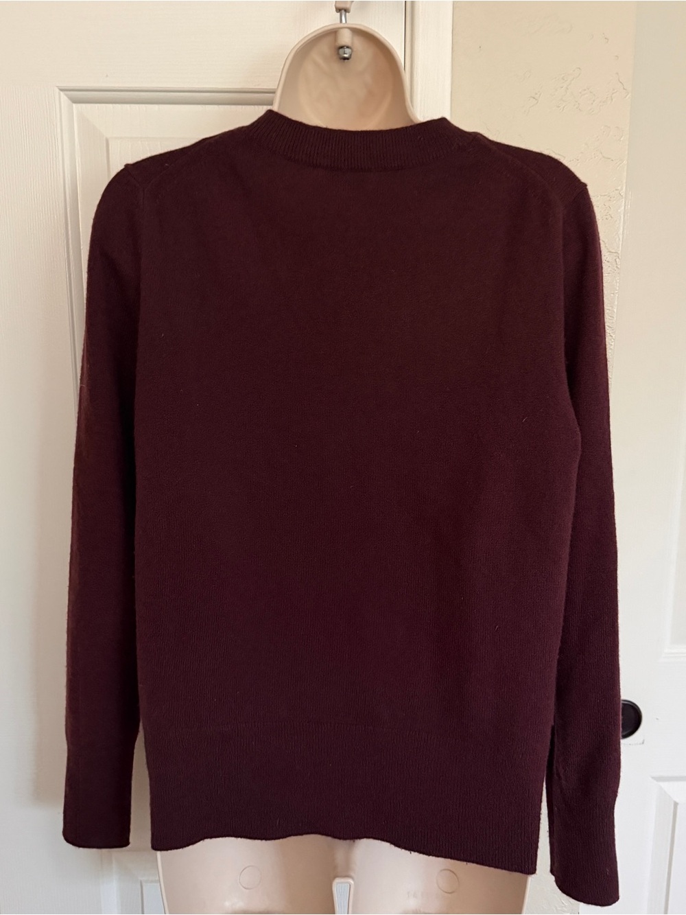 $148 J.Crew Cashmere Classic-fit Crewneck Sweater, worn once, M Medium - Picture 9 of 11